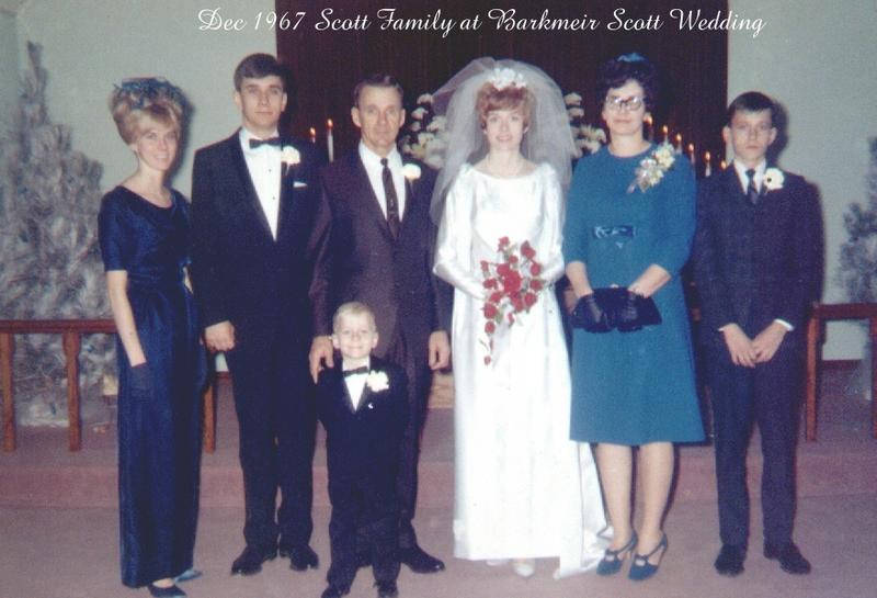 1967-12 Scott Family.jpg